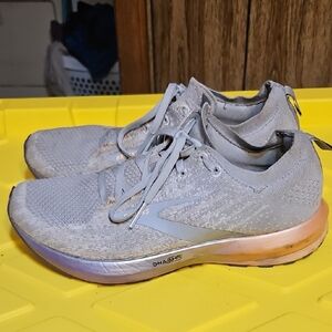 Brooks Women's Gray Knit Running Shoes with Subtle Peach Midsole Accent